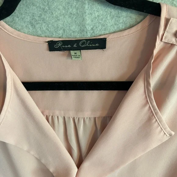 Rose & Olive Blush Pink Sleeveless V-Neck Chiffon Camisole - Picture 2 of 6